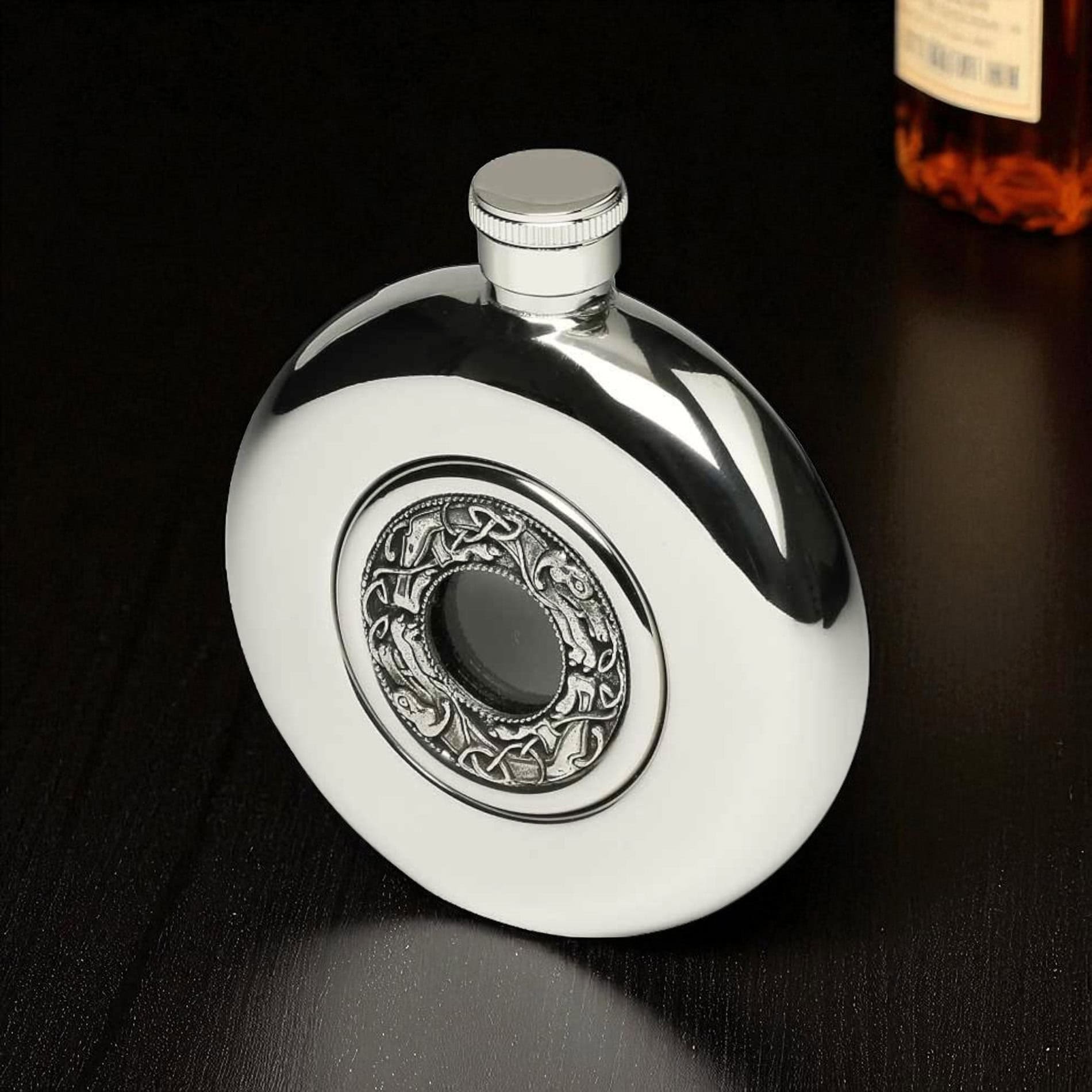 Round Irish Whiskey Hip Flask – Book of Kells Design 5 oz - Irish Bar/Guinness