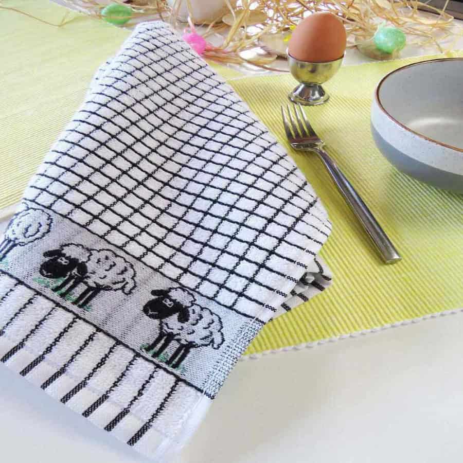Poli-Dri Jacquard Tea Towel – Black & White Sheep by Samuel Lamont - Decorative Bar Stuff - Image 2